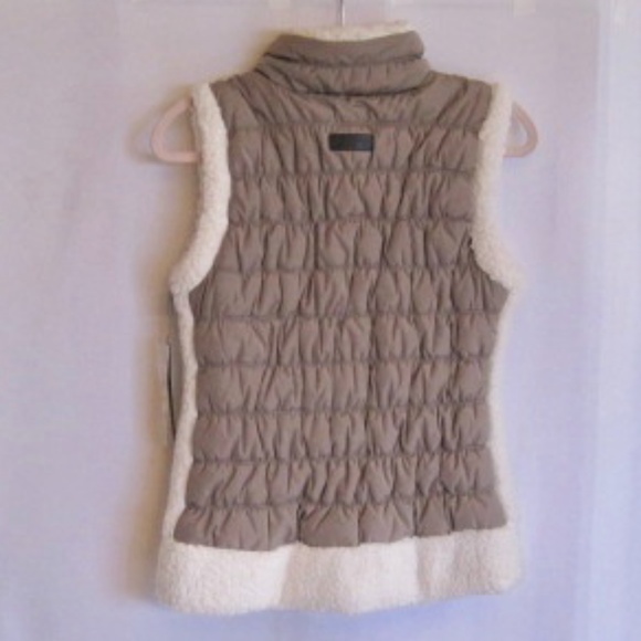 ** Host Pick** Calvin Klein Performance Sherpa Trimmed Vest - Picture 4 of 11